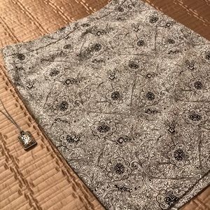 Liz Claiborne skirt, black & white print, size 10